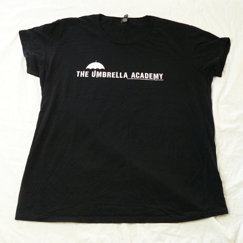 Hot Topic The Umbrella Academy Black T-shirt, SZ XL, GUC